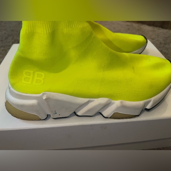 Balenciaga Neon Green Runner sneakers size 8 !! - Picture 8 of 12